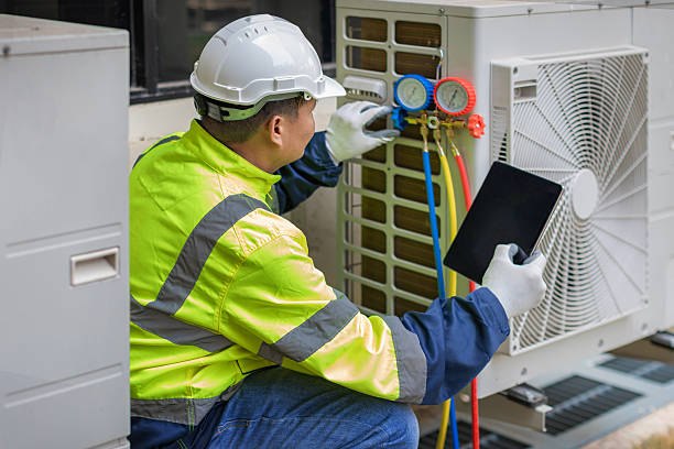 Professional Hvac technician working in Williamsburg, VA